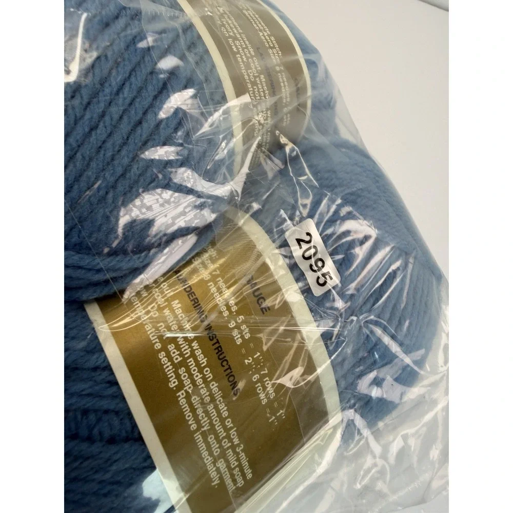 Bernat Berella 4 Knitting Worsted Gauge 100% Blended Acrylic 4 Ply Lot 5 Blue